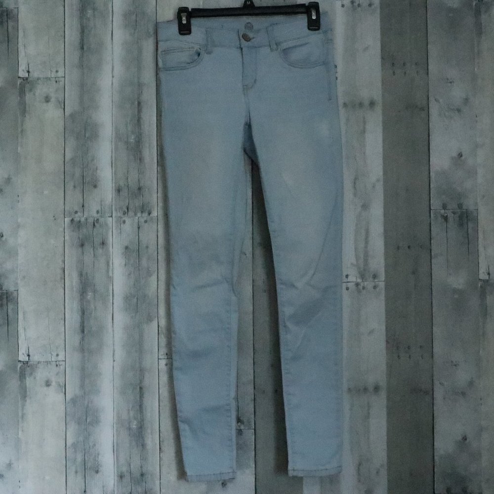 SO | Juniors' Light Blue Wash Skinny Jeggings